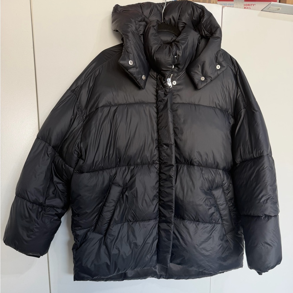 Abercrombie & Fitch Women’s black oversized Puffer Jacket, new no tags